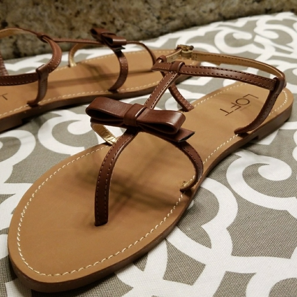 ANN TAYLOR LOFT Bow T-Strap Sandals